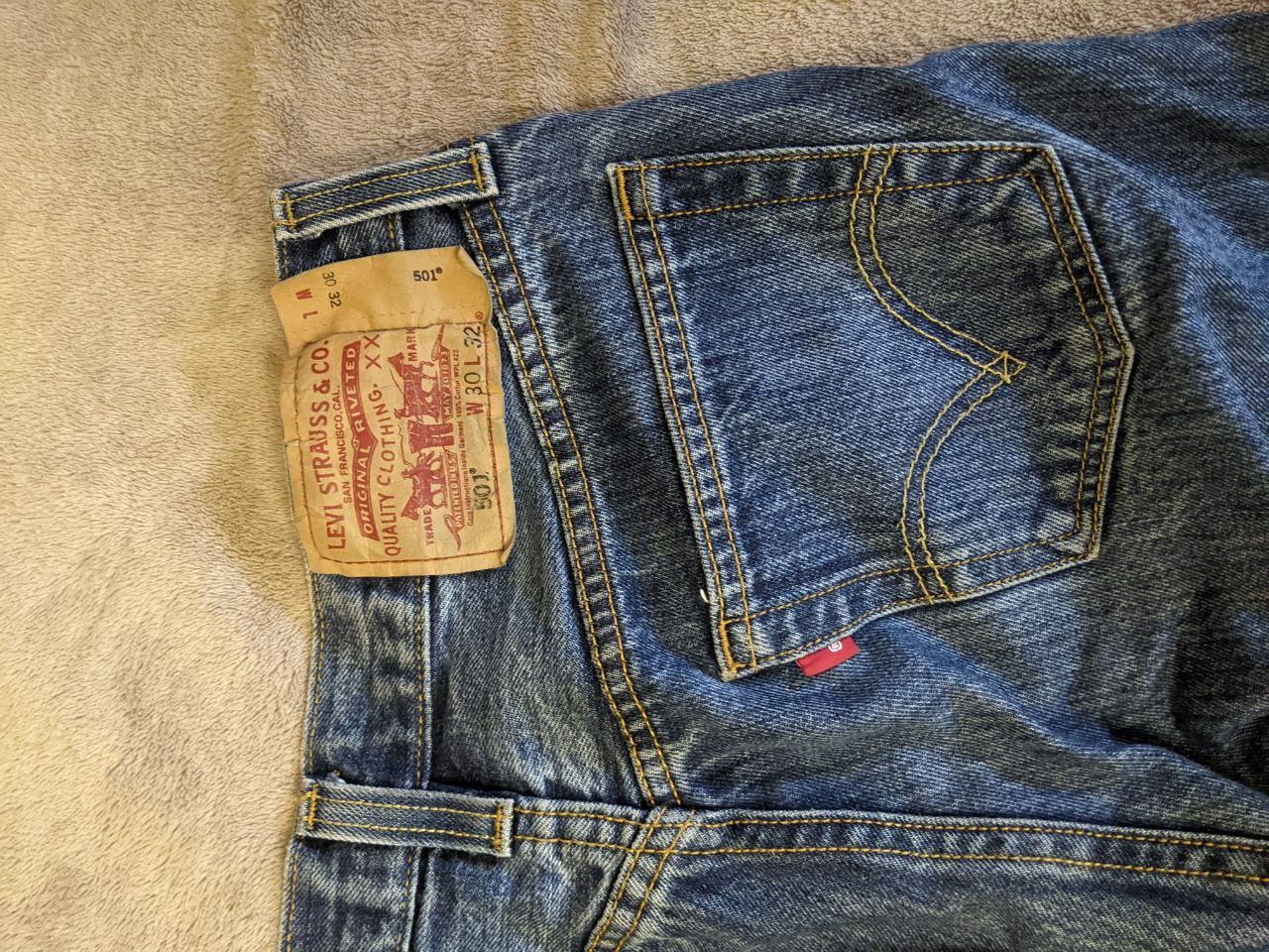 Продам мужские джинсы Levis 501 30/30