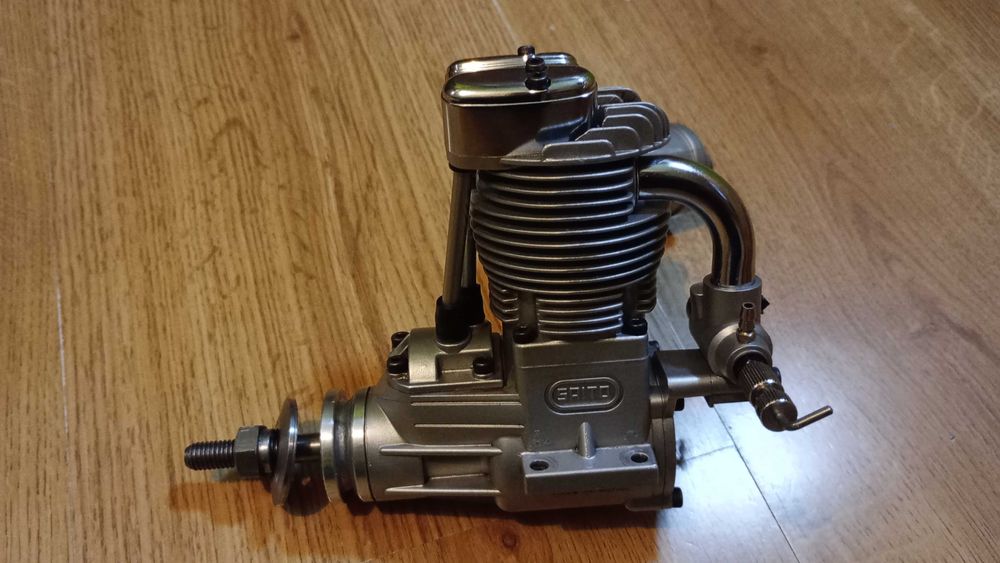 Saito FA-125 A silnik żarowy czterosuw