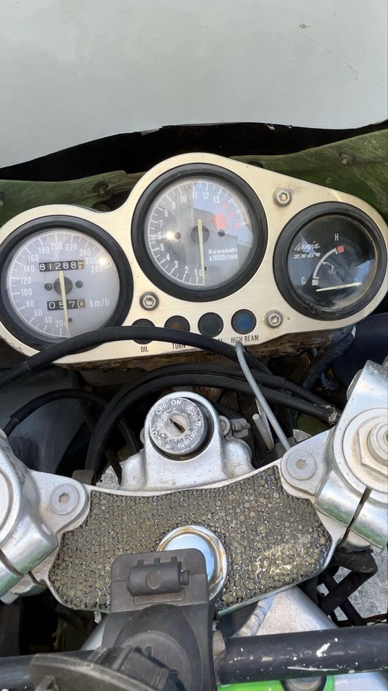 kawasaky 600 ninja, suzuki GSX-R 750