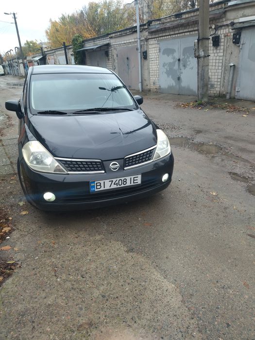Nissan Tiida 2008, гарний стан