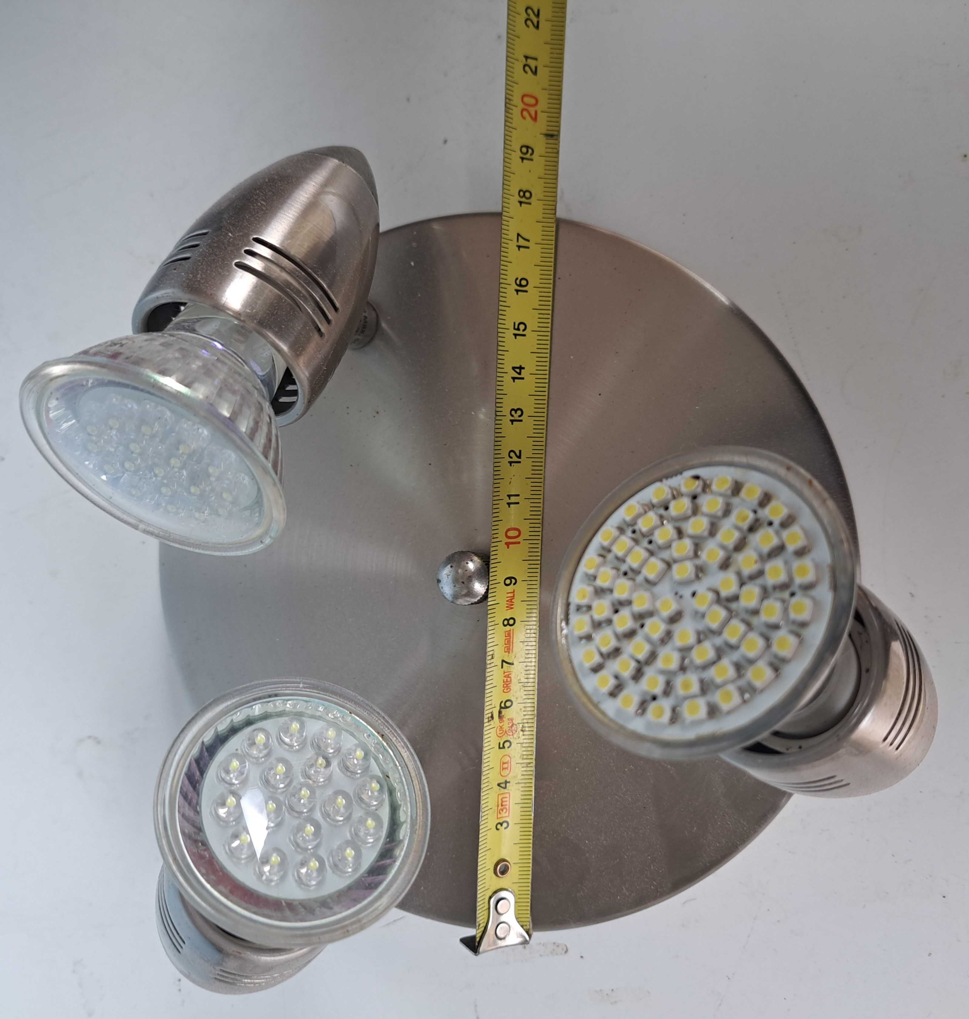 Aplique de teto de três focos em inox.