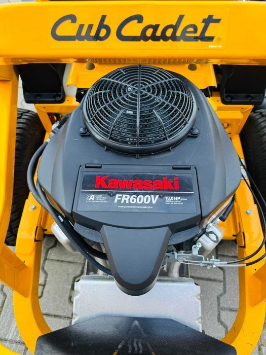 Traktorek kosiarka Cub Cadet Ultima ZT1 zero turn z USA 2022r KAWASAKI