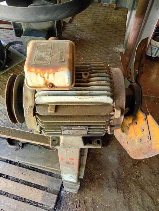 Silnik trójfazowy 3.1 kW 1450 obrotów 380 v