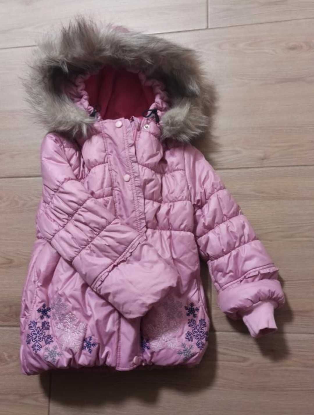 Зимова куртка для дівчинки на овчині фірми БЕМБІ на ріст 104см