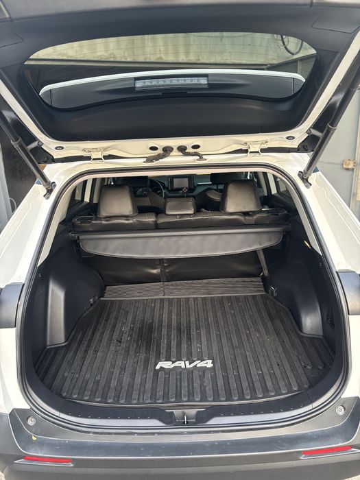 Продам RAV4 2019