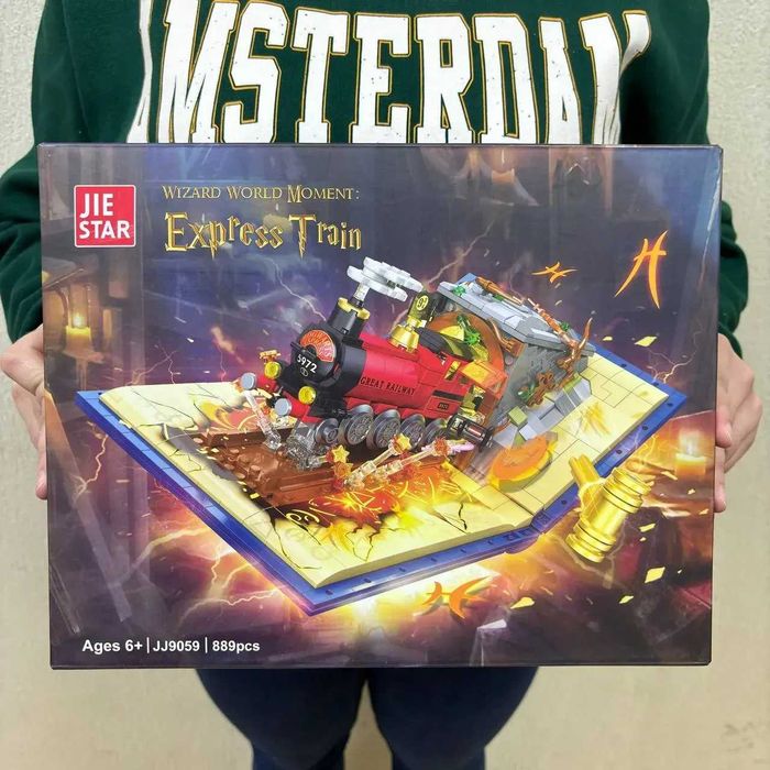 Конструктор потяг експрес з фільму Гаррі Поттер 889 деталей на книзі