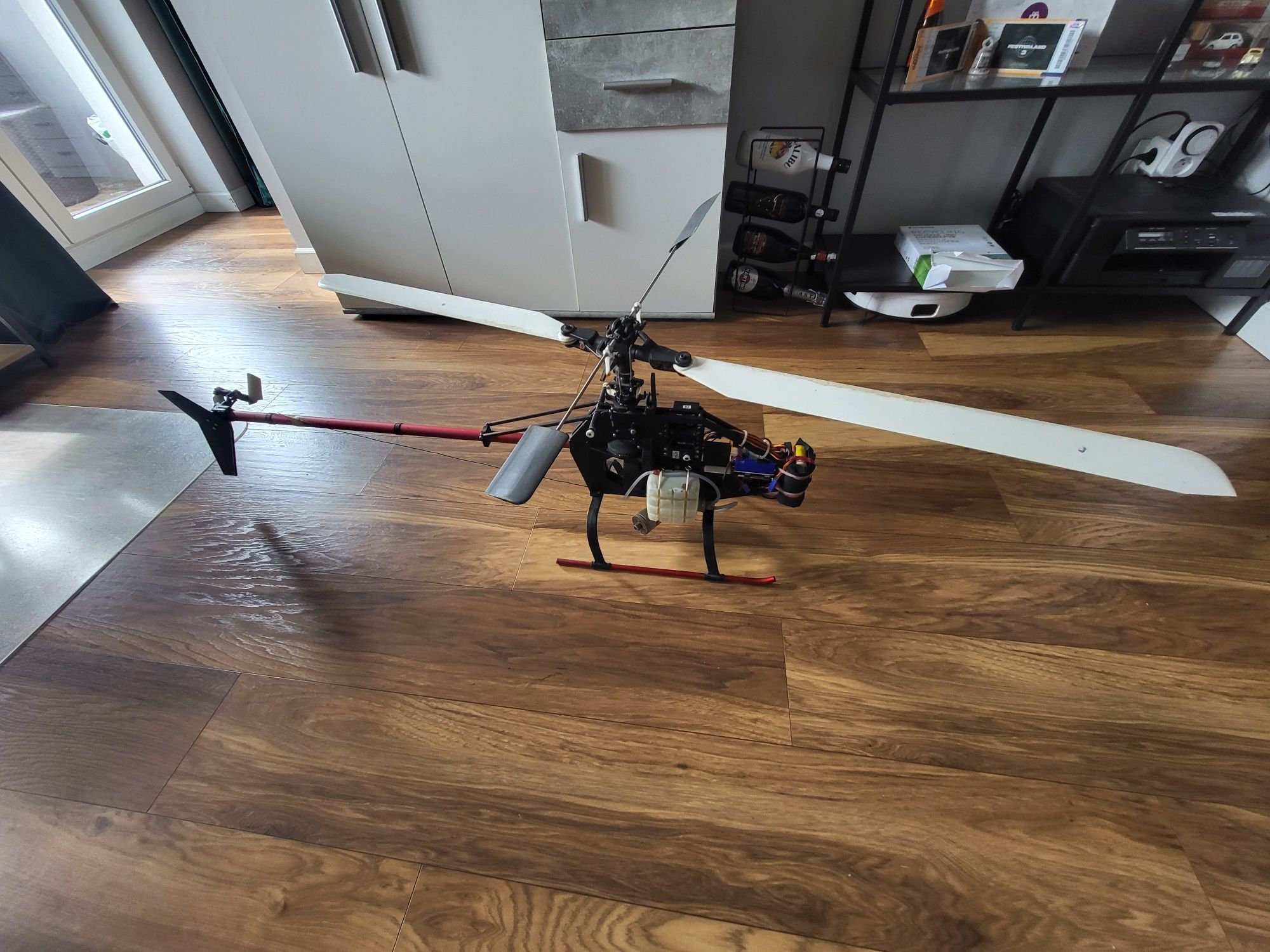 Model helikoptera RC spalinowego