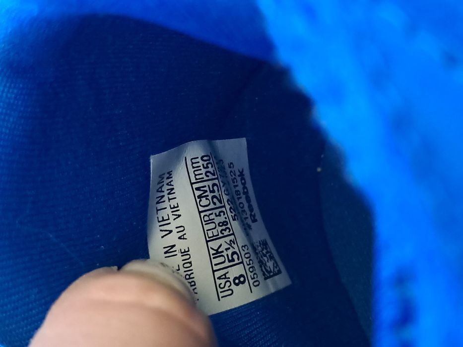 Шкіряні кросівки   reebok  Cardi B р.38.5 устілка25 см