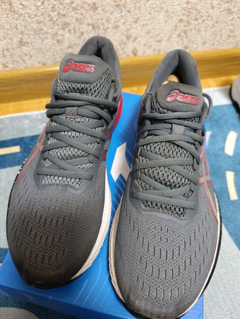 Оригінальні чоловічі кросівки ASICS (art.F820421)