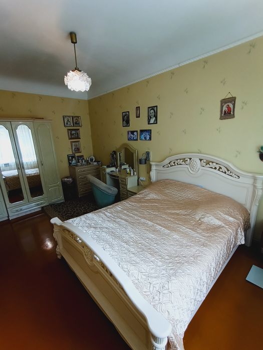 Здається будинок в районі площі Захисників України (Визволення)