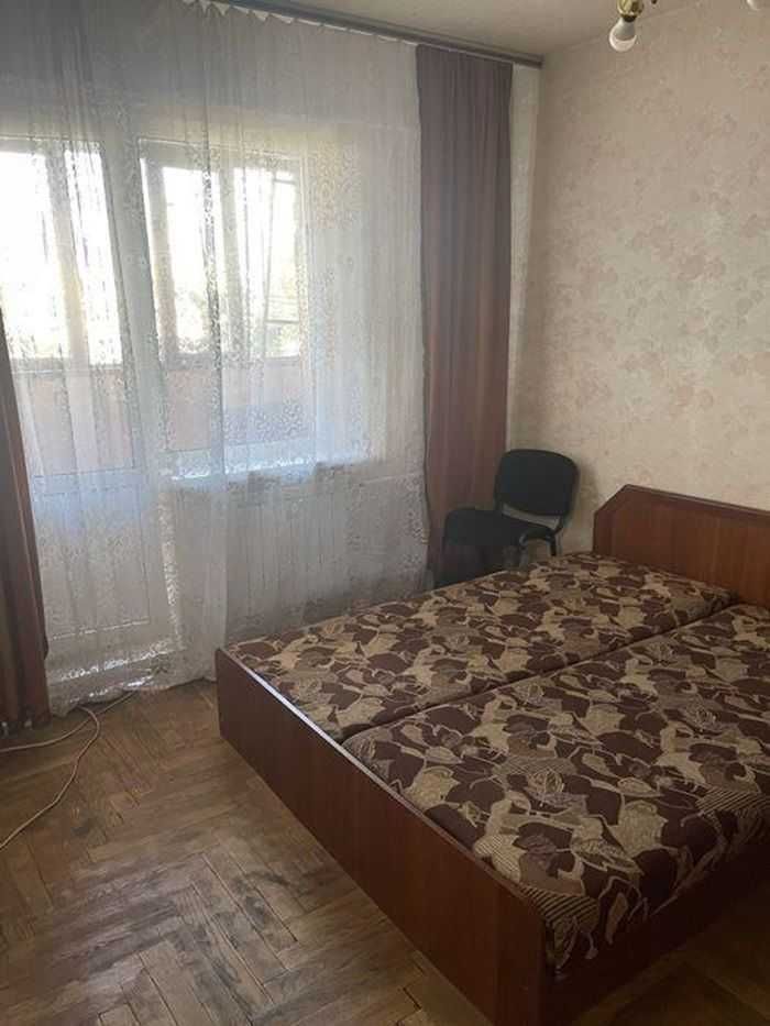 Продам 3 кім Дарницький р-н Позняки Осокорки вул. Ахматової Анни
