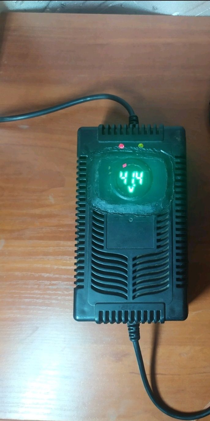 Универсальное зарядное устройство для эл. транспорта от-/+36- 48-60-80