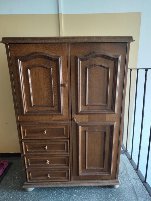 Stylowa szafka dębowa