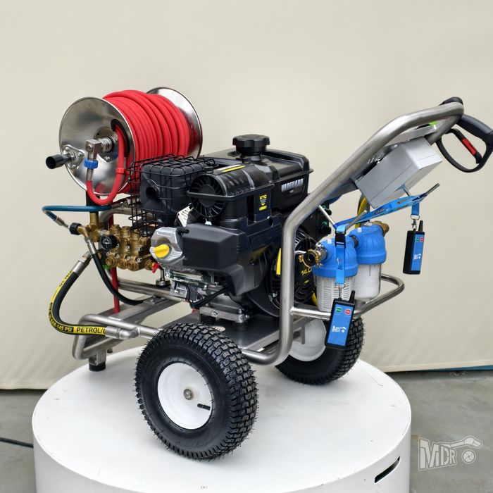 Myjka ciśnieniowa spalinowa ROMI 300 SP silnik Vanguard 14 KM