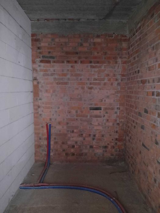 Однокімнатна в зданому БУДИНКУ!!!