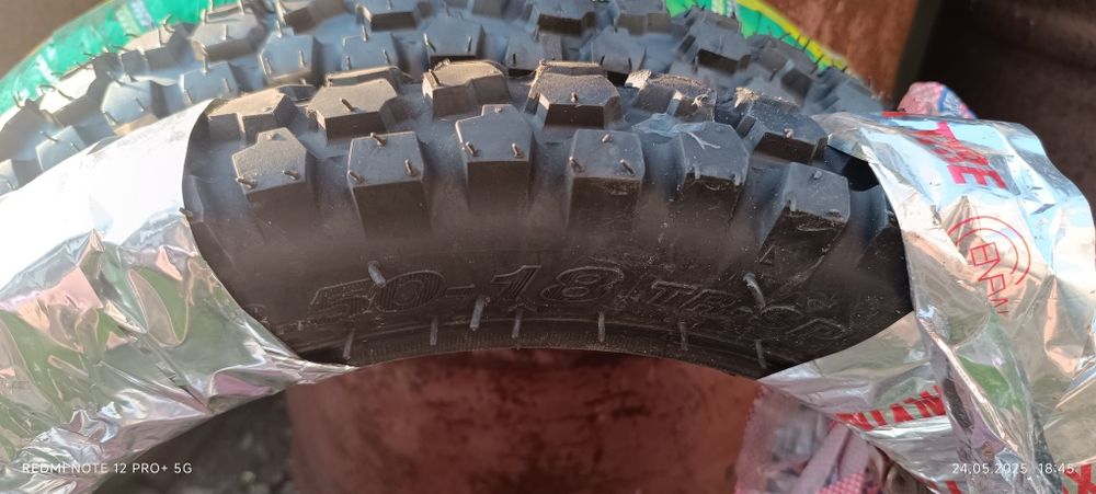 Покришка Chenxin Tyre 3,50-18