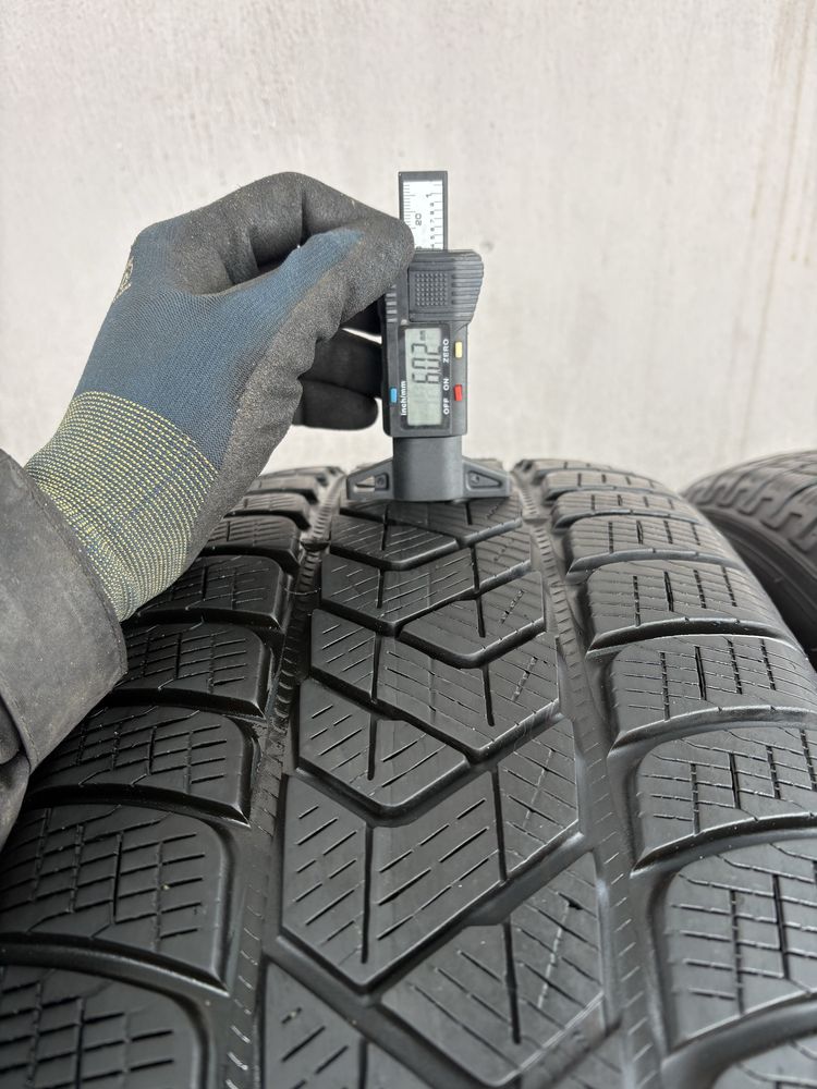 2x opony zimowe 235/60 r18 pirelli