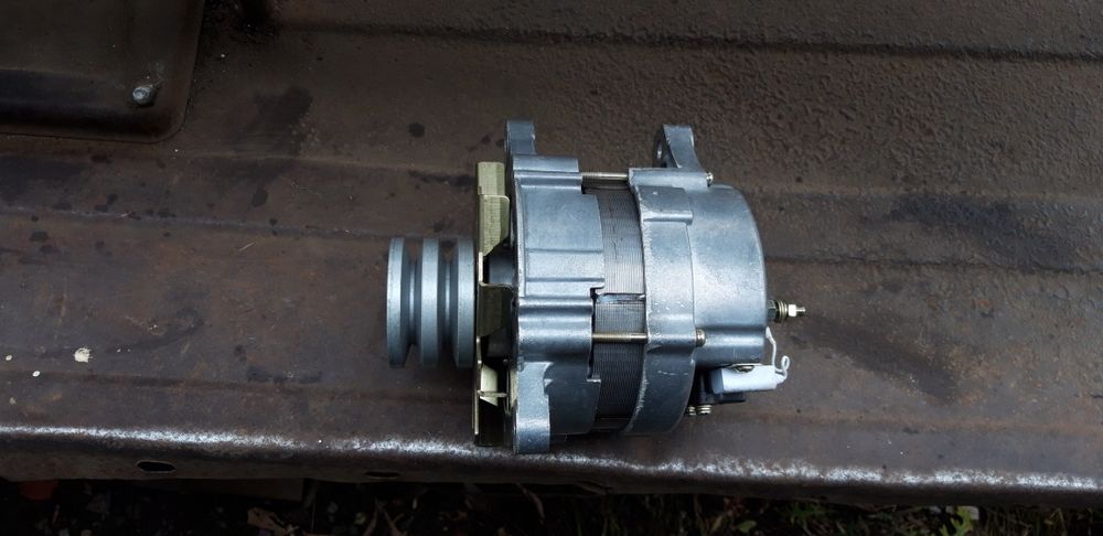 Генератор на 402 двигатель ПЕКАР новый