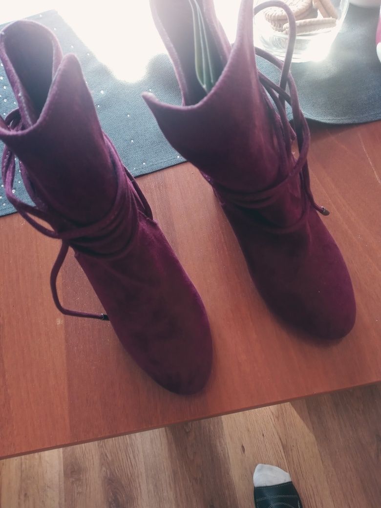 Botki bordo zamsz obcas wiazanie 35