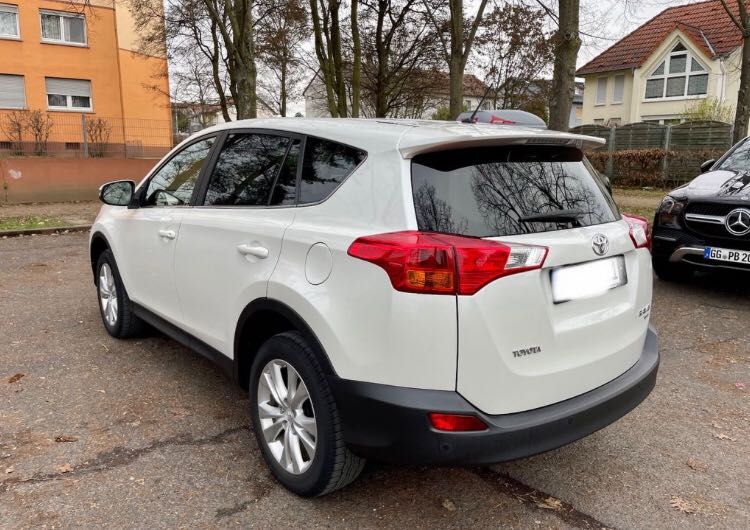 Toyota RAV4 2013 р