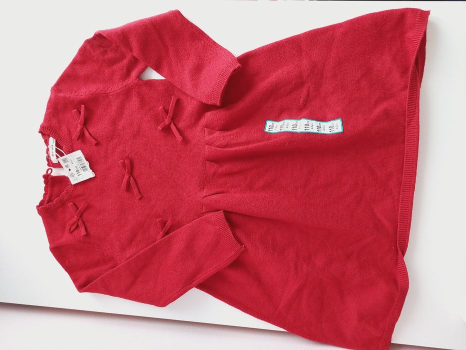 czerwona sukienka sweterkowa w kokardki Reserved 104-110 cm nowa