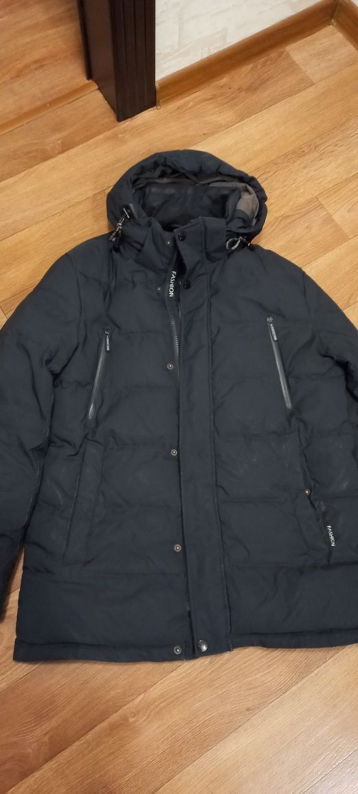 Продам зимнюю мужскую куртку размер 50