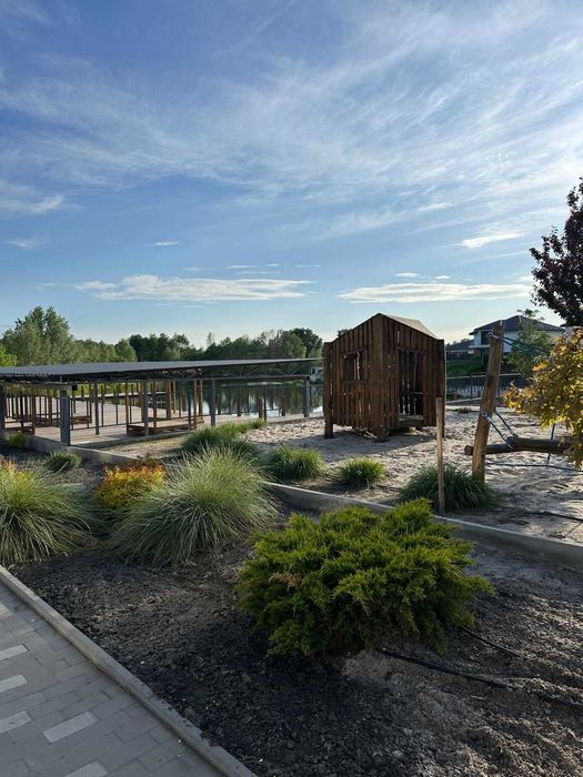 Продаж  таунхаусу PRYDESENNYA ECO VILLAGE с.Рожни на березі Десни;