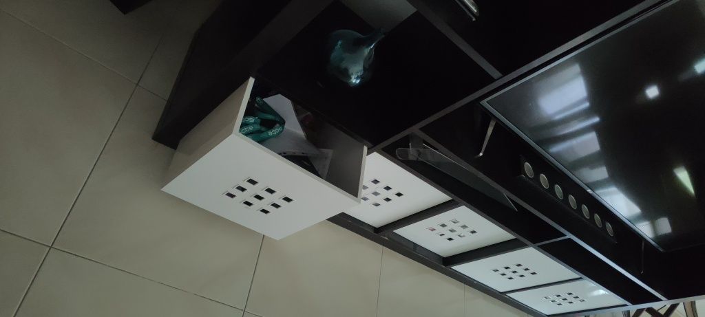 Móvel de sala com com caixas extra