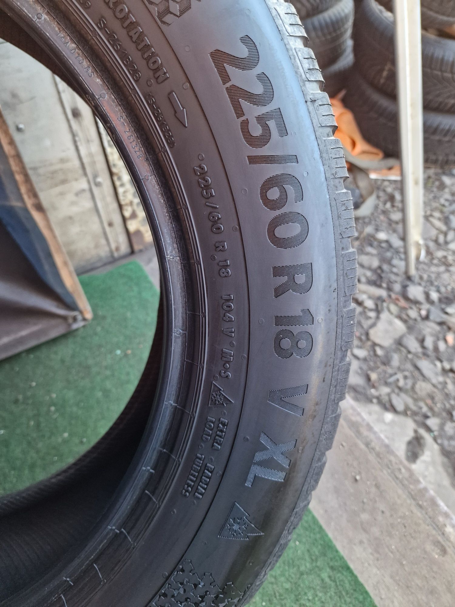 Opony zimowe 225/60/18 Continental Komplet 7.5mm 2022