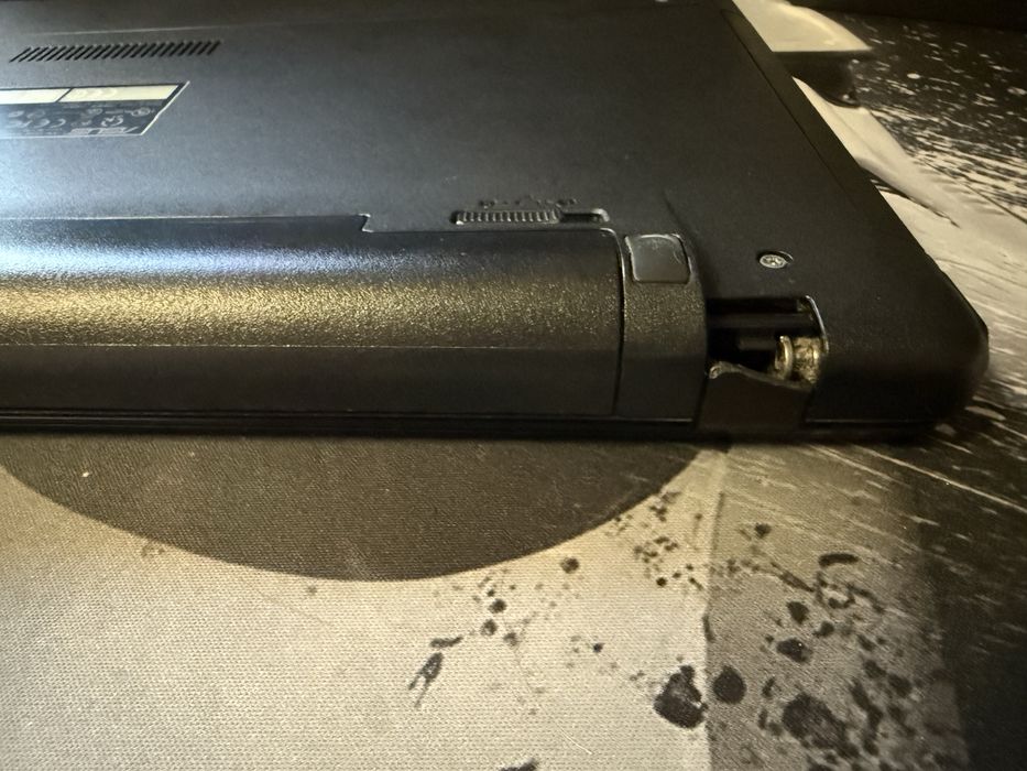 Ноутбукт Asus X550C з додатковим SSD 512Гб та RAM 12Гб