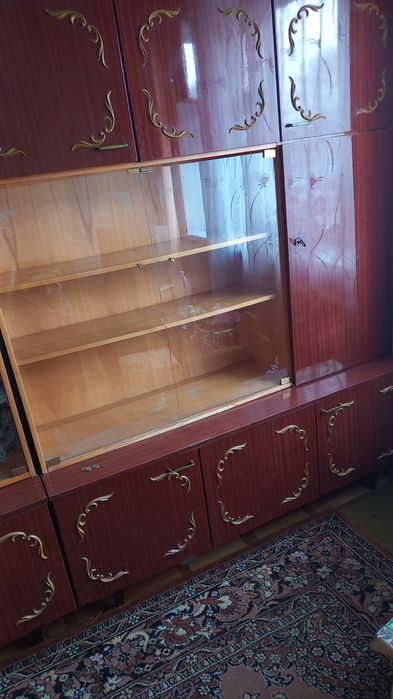 Віддам безкоштовно меблі б/в