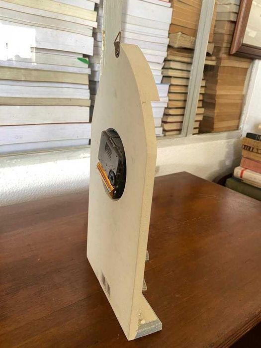 Relógio com motivos marinhos, funciona com pilha