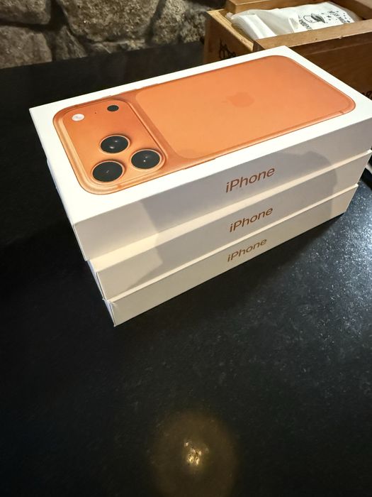 17 Pro Max 256 Laranja/Azul SELADOS