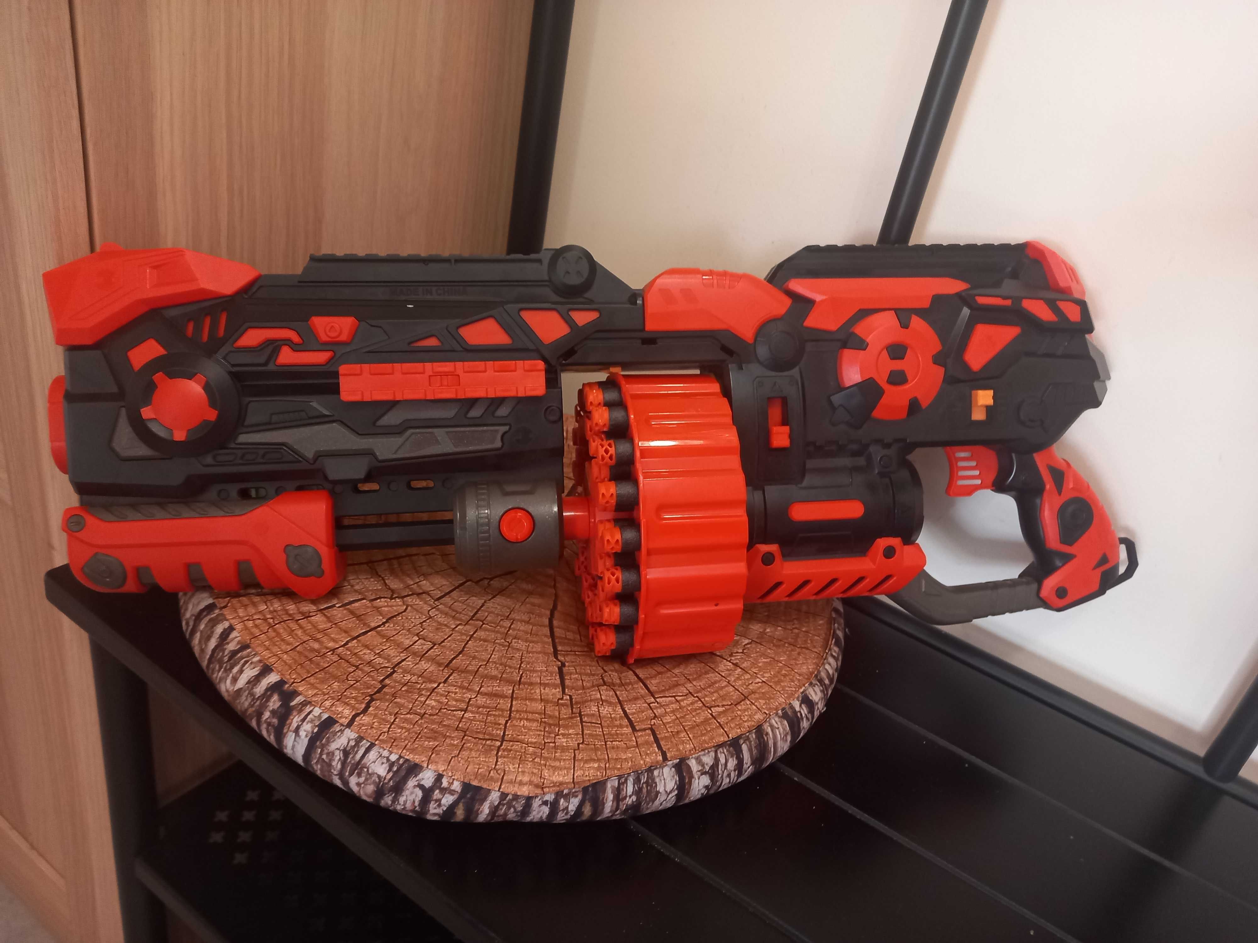 Duży postolet typu nerf elite 2.0 z piankowymi nabojami- jak nowy