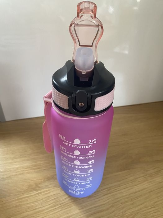 Bidon sportowy na wodę 600ml z miarką motywacyjn