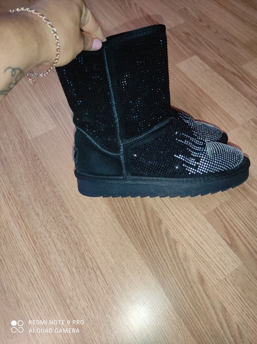 Угі жіночі в камінцях