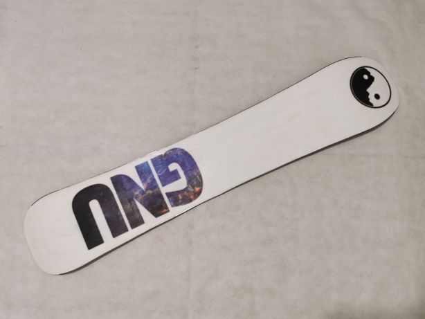 Deska snowboardowa GNU Mullair 155 cm snowboard