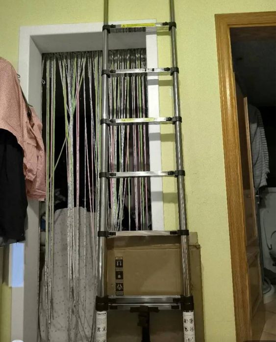 rozkładanąla drabinka o długości 3,2