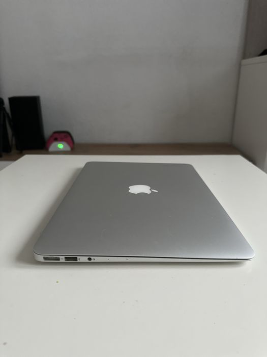 MacBook Air 13” (Early 2015) – lekki, niezawodny i gotowy do pracy