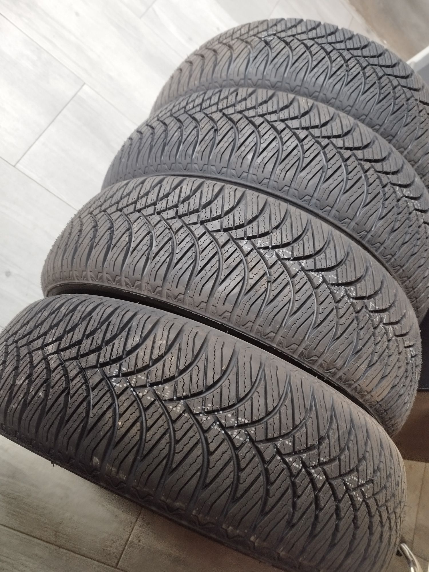 Opony wielosezonowe 185/65R15. Nowe. 2024