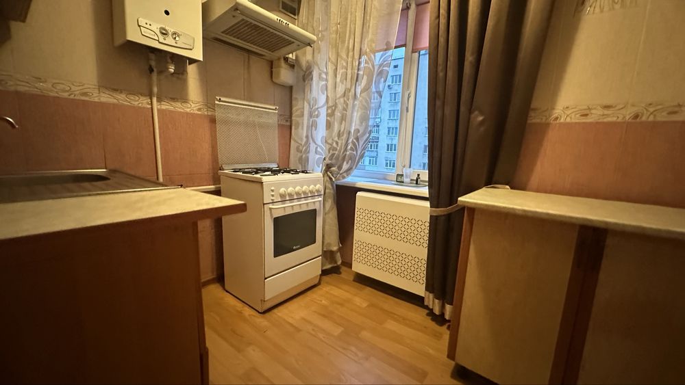 Продаж 2к по вул. Зарічанській ( епіцентр)