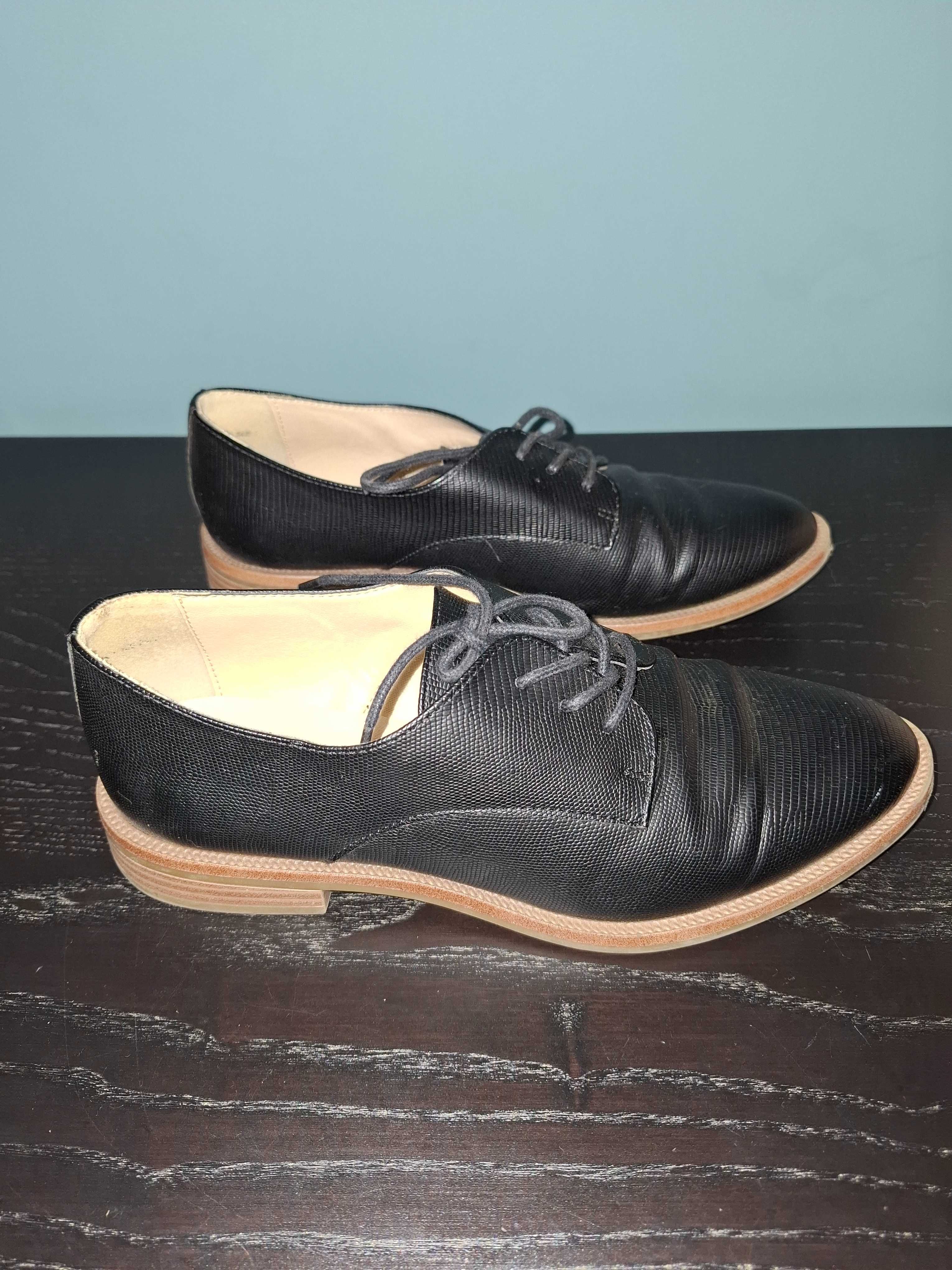 Mocassins pretos