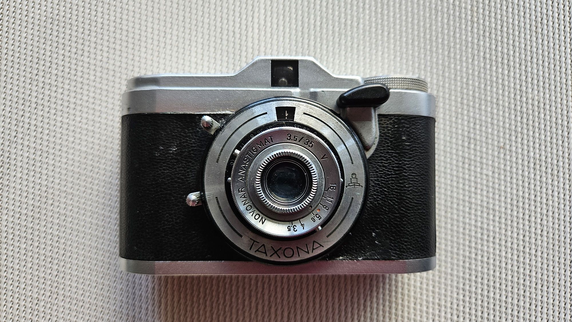 Taxona aparat fotograficzny Zeiss