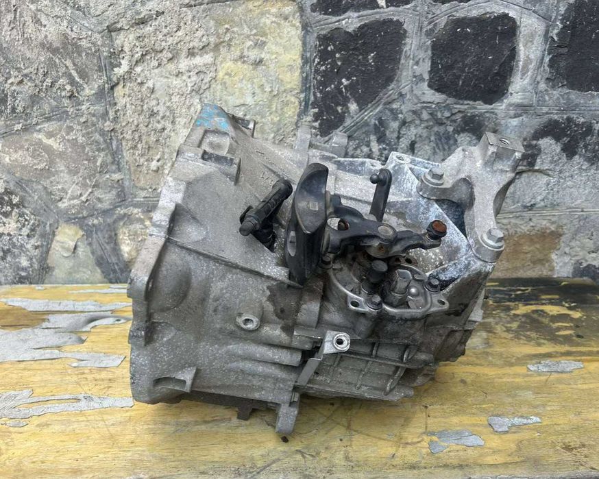 Коробка передач (КПП) Volvo V50. S40. C30 - 2.0d