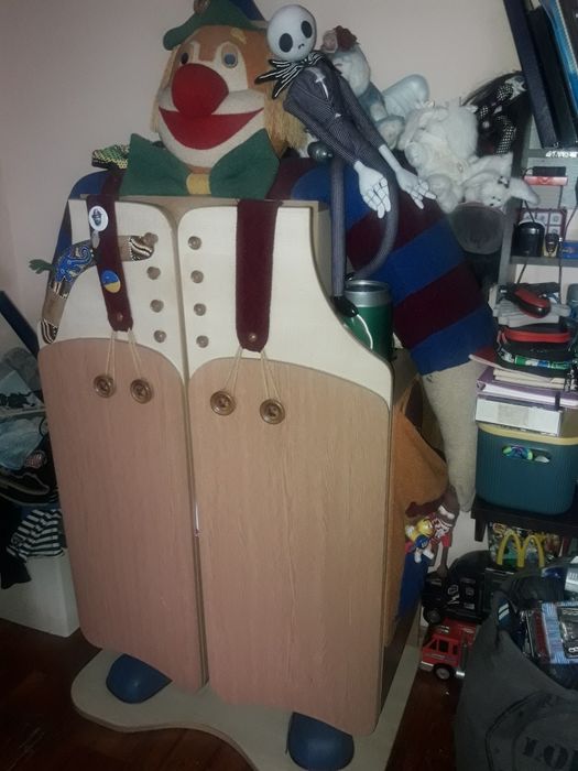 Шкаф дитячий в кімнату