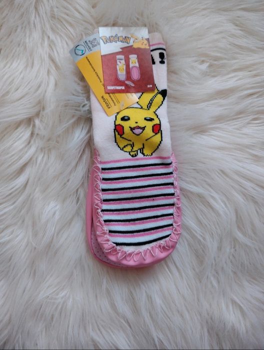 Nowe skarpetokapcie dla dziewczynki Pikachu 23/24