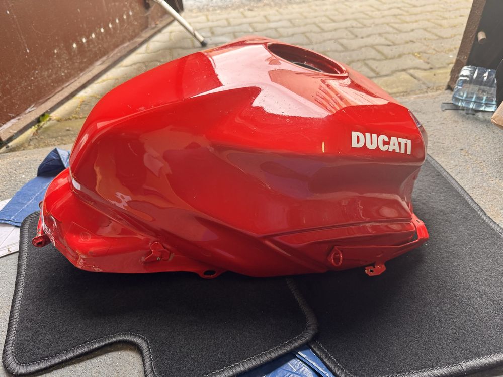 Zbiornik Ducati supersport 950S