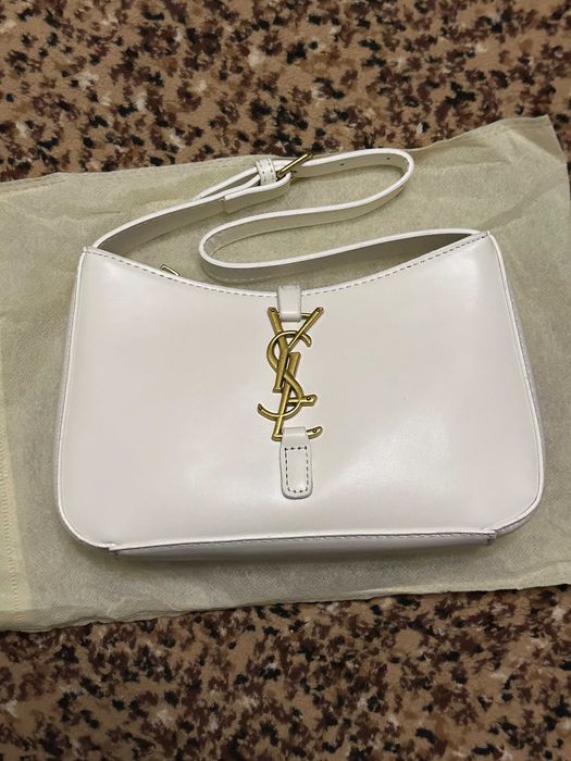 Жіноча сумка yves saint laurent в сен-лоран білий