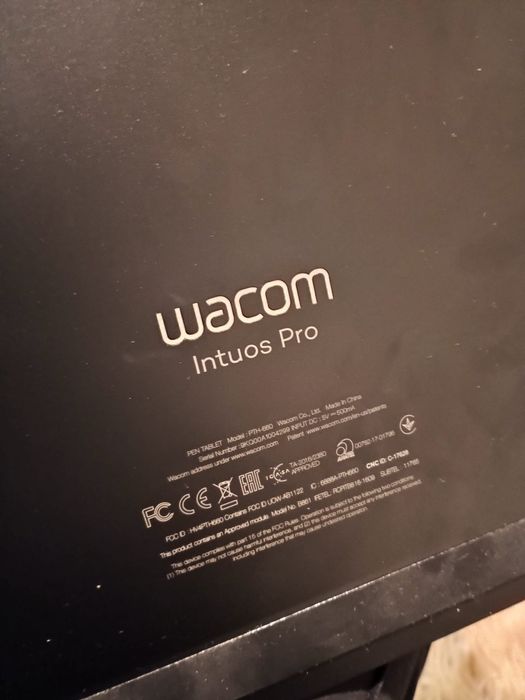 WOWACOM Intuos Pro PTH-660 Paper edition