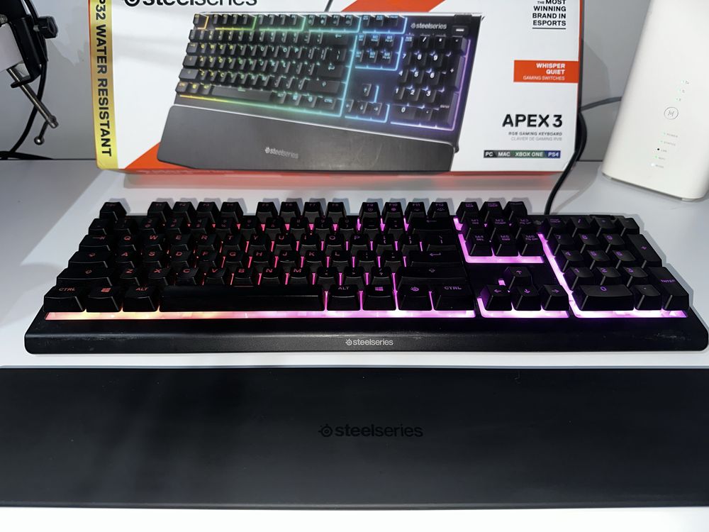 SteelSeries APEX 3 – Klawiatura gamingowa z podświetleniem RGB